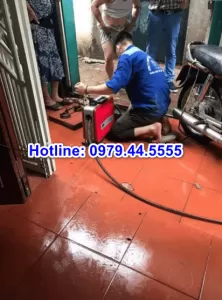 rác thải sinh hoạt gây tắc cống