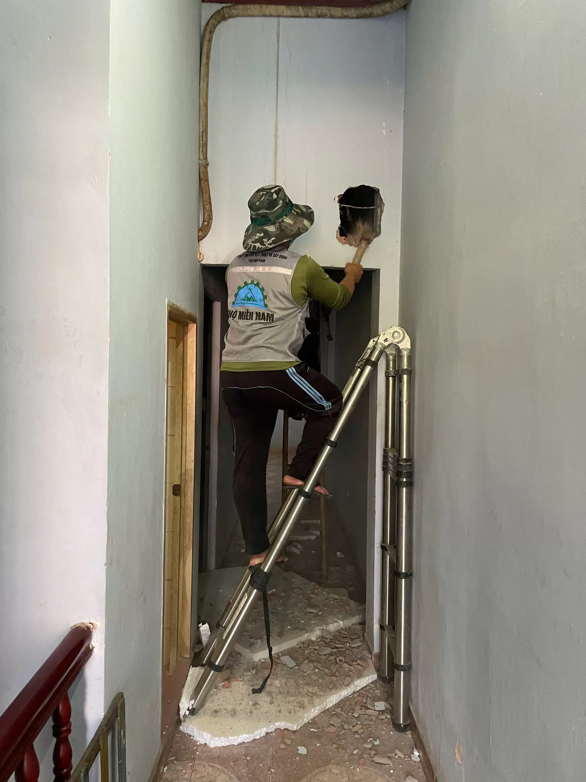 Thợ Miền Nam sửa chữa nhà, Hóc Môn