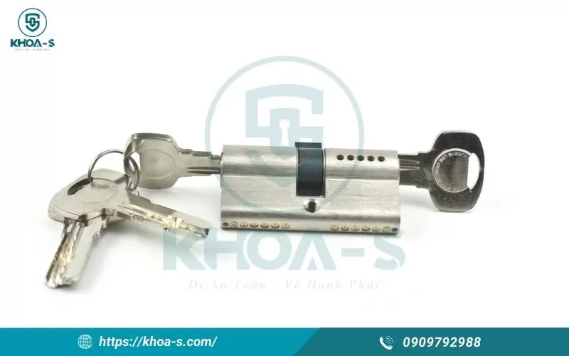 Lõi khóa cửa tay gạt cần được kiểm tra thường xuyên để đảm bảo an toàn