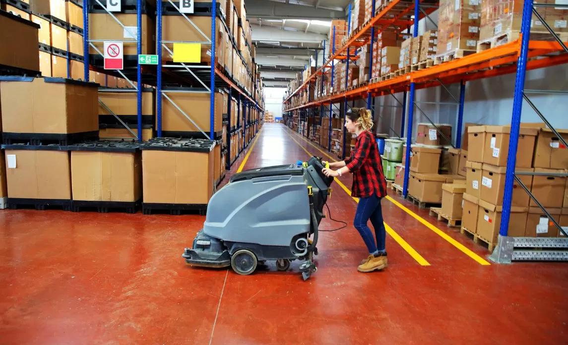 Máy móc hiện đại sử dụng trong quá trình vệ sinh kho xưởng