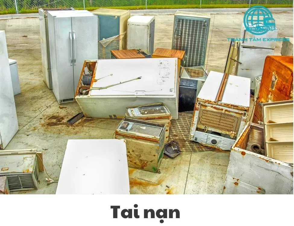 Tai nạn có thể xảy ra khi tự chuyển tủ lạnh lên tầng cao