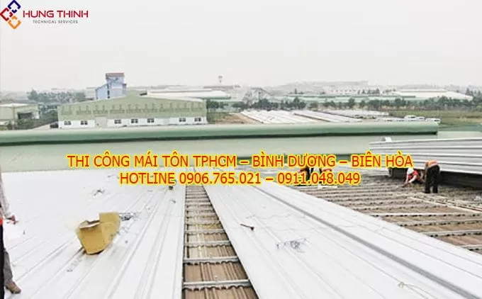 Khu vực thi công mái tôn Thợ Miền Nam