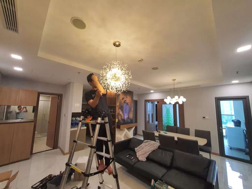 Thợ Miền Nam cung cấp dịch vụ lắp đặt đèn chuyên nghiệp, an toàn và nhanh chóng tại TPHCM