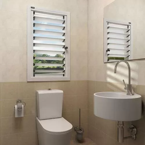 Cửa sổ thông gió gỗ kết hợp kính, mang lại vẻ đẹp tự nhiên và sang trọng