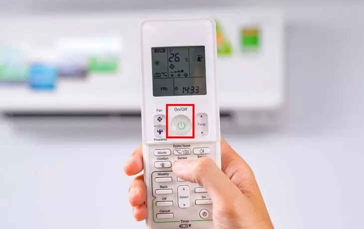 Bước 1: Nhấn nút ON/OFF để khởi động máy lạnh của bạn