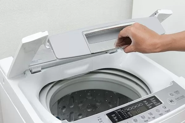 Luôn giữ khô lồng máy bằng cách mở cửa sau mỗi lần giặt