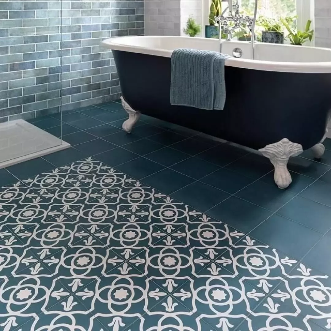 Gạch ốp nhà vệ sinh đẹp màu xanh dương