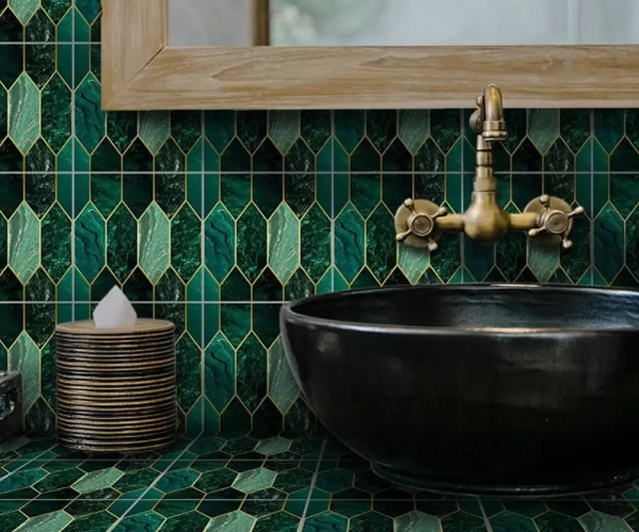 Ốp nhà vệ sinh đẹp gạch mosaic độc đáo