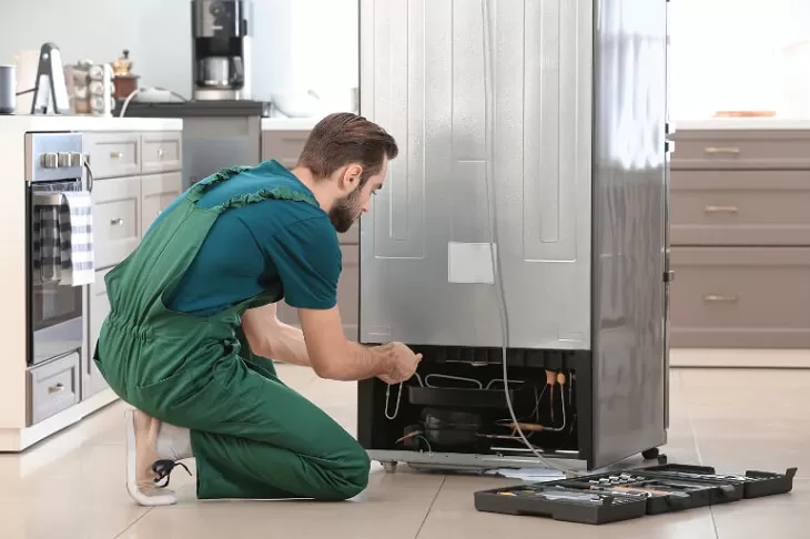 Bảng giá dịch vụ sửa tủ lạnh tham khảo từ bài viết gốc (lưu ý đây là bảng giá tham khảo cho tủ lạnh, cần điều chỉnh cho tủ đông nếu có thông tin cụ thể)