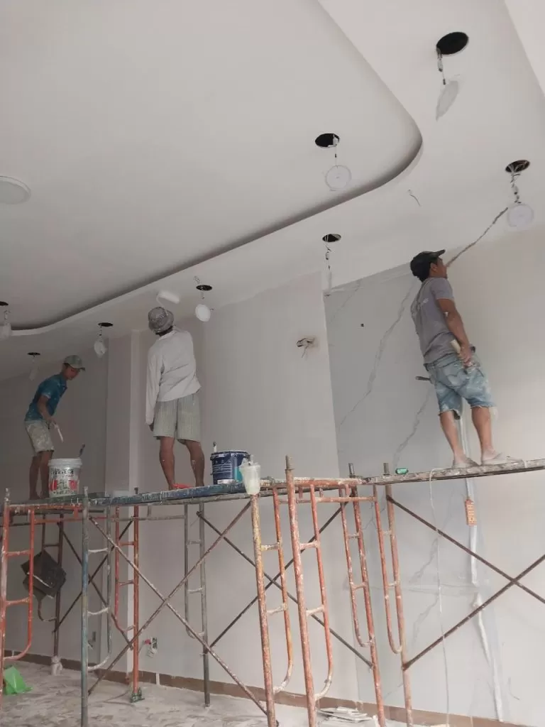 Công đoạn bả tường và trần