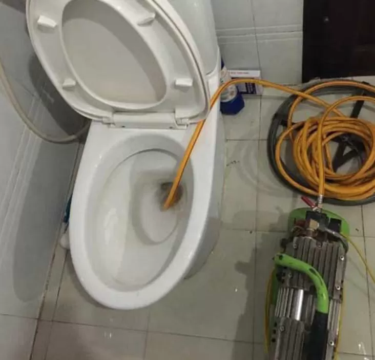 thợ thông bồn cầu quận 2 chuyên nghiệp - Thợ Miền Nam