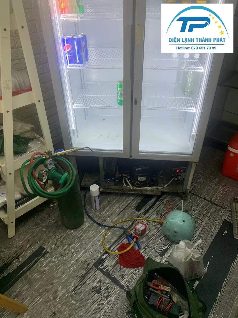 Đội ngũ kỹ thuật viên chuyên nghiệp, giàu kinh nghiệm của Thợ Miền Nam